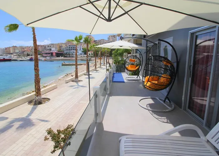 Yacht Villa
