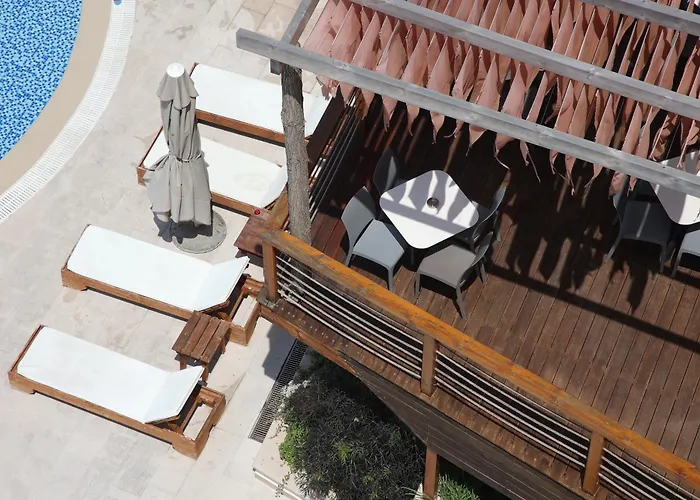 Harbour Hotel
